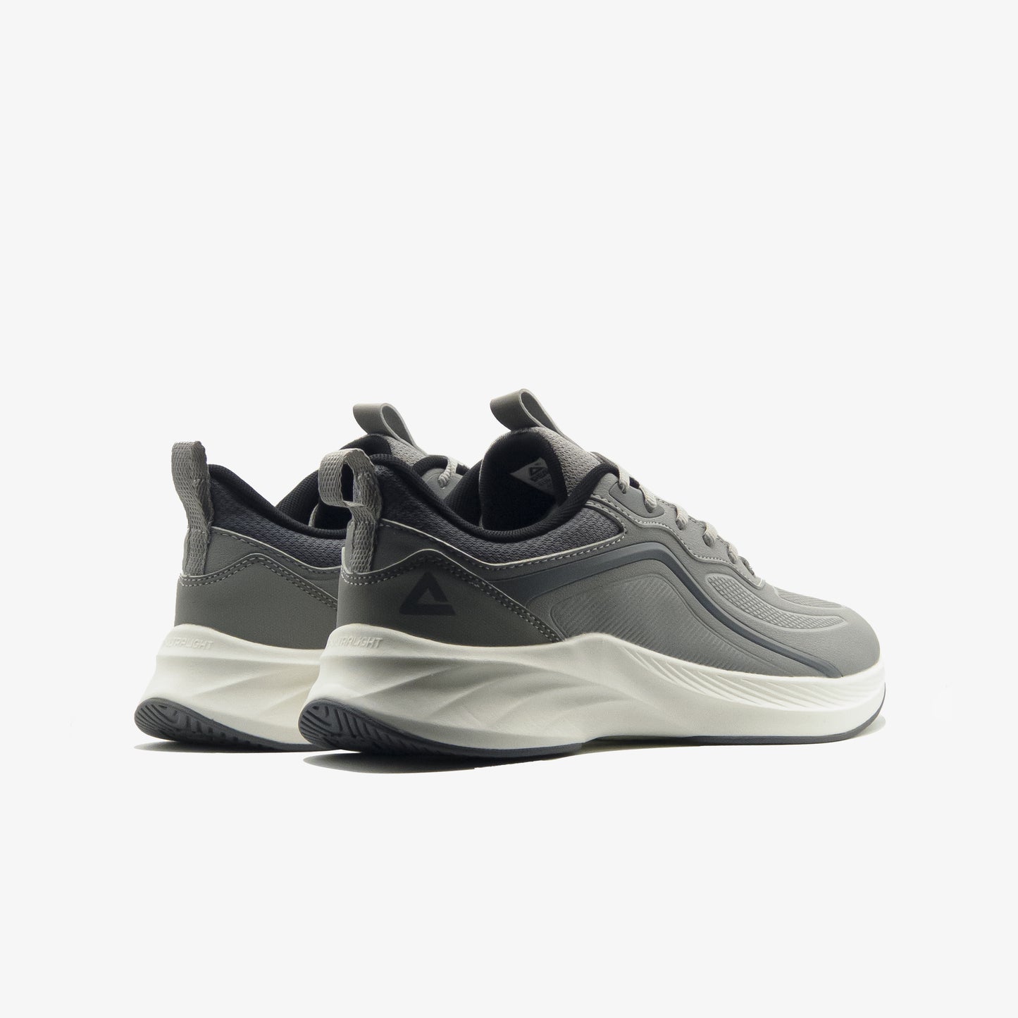 Peak running shoes Grey