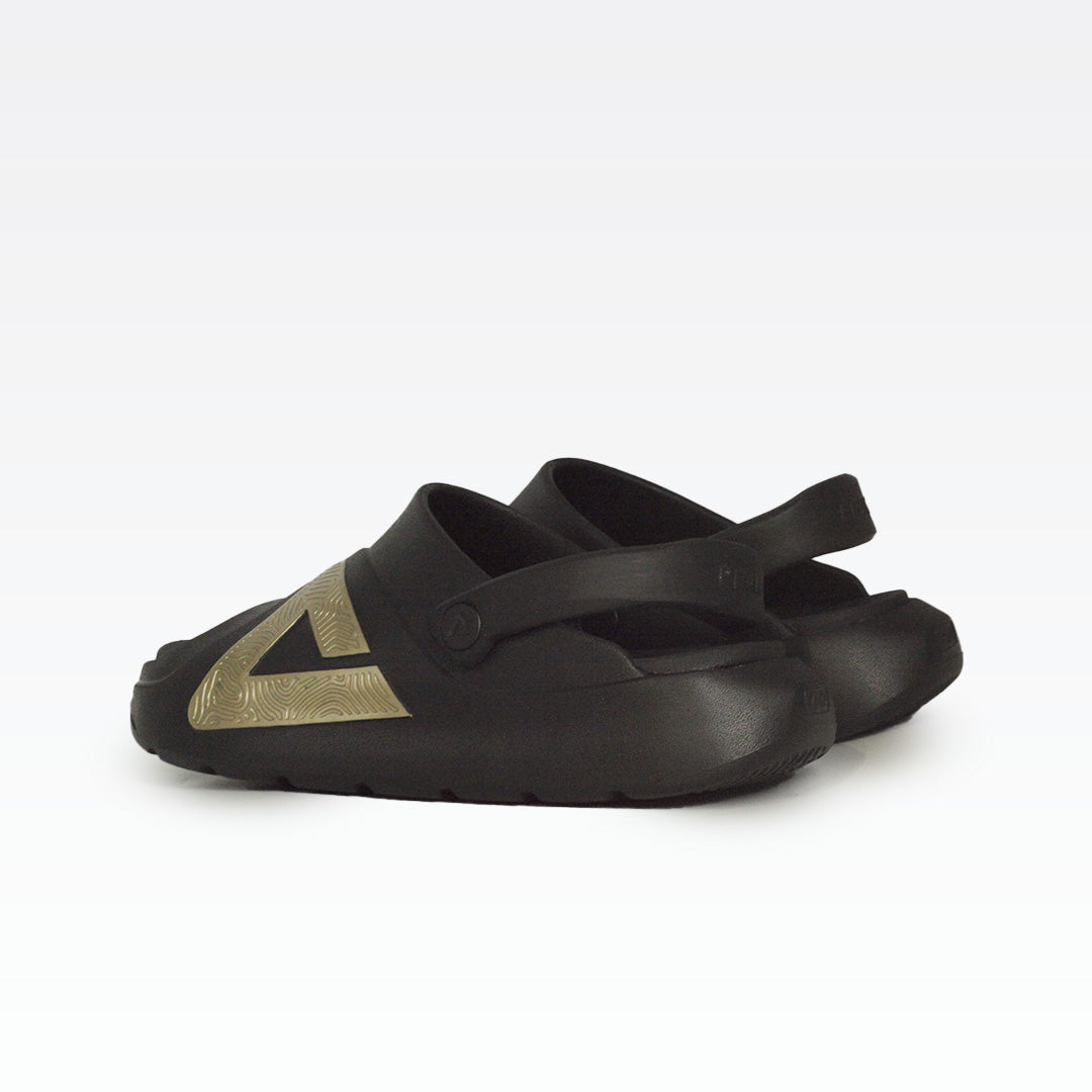 Peak taichi slippers black gold