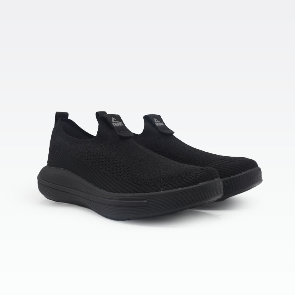 Peak slip on shoes black