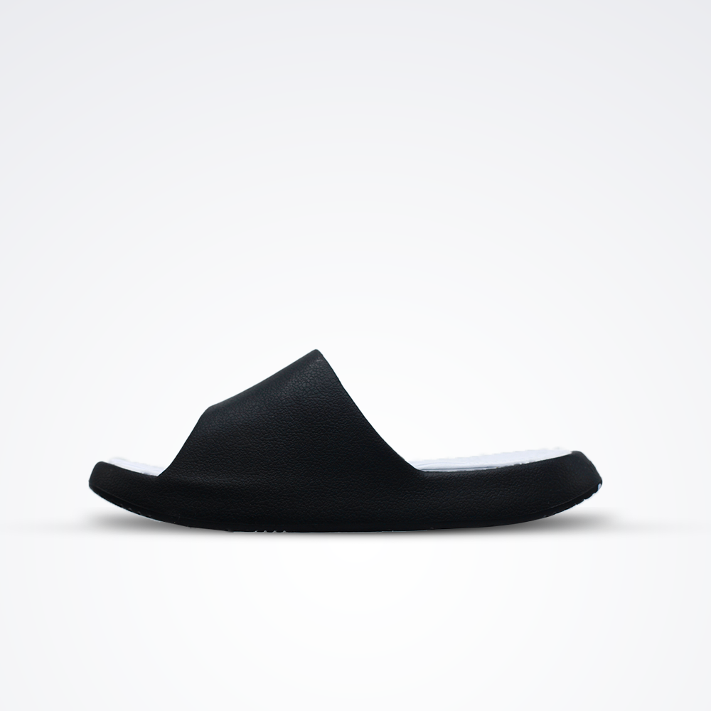 Peak slippers black white