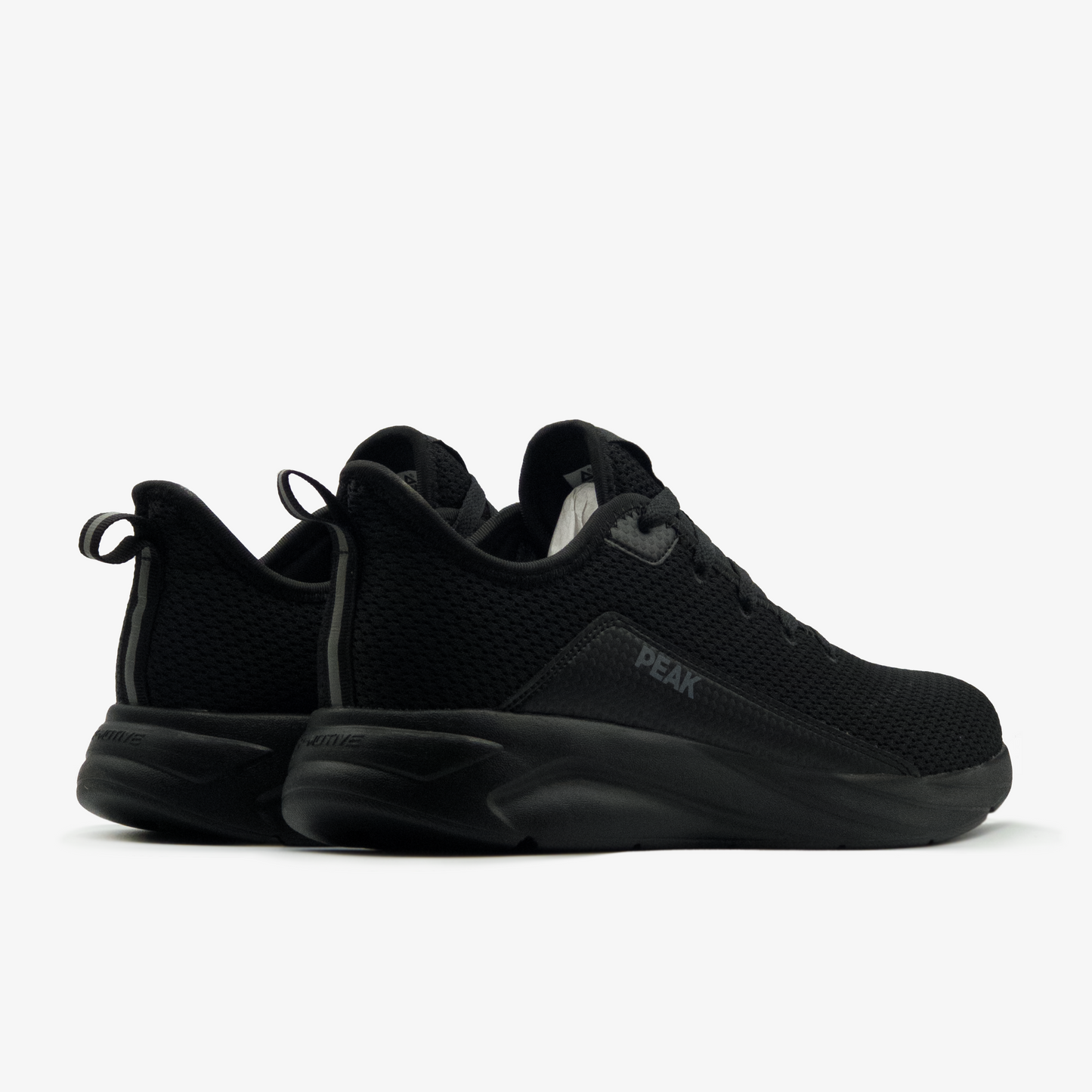 Peak walking shoes all black