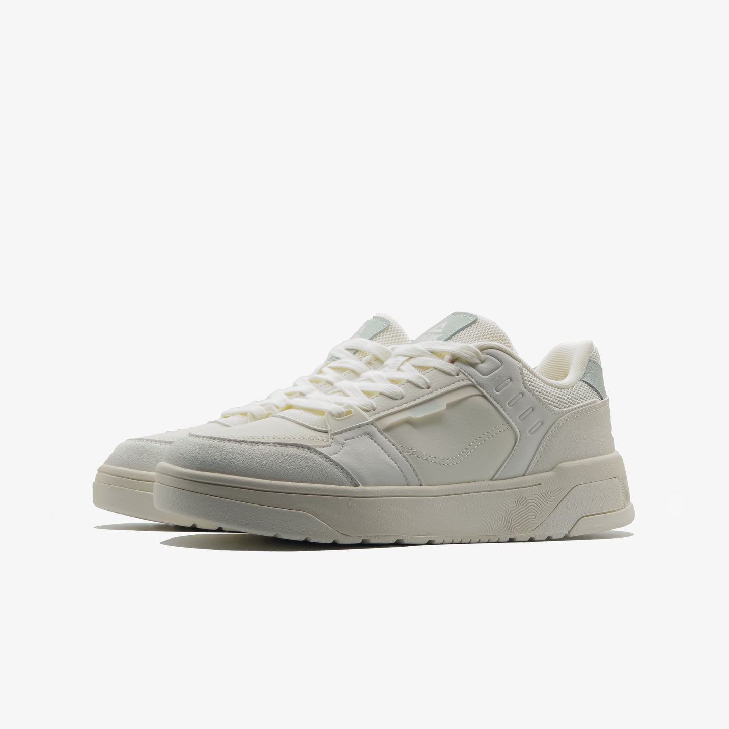 Peak fashion culture shoes canva white