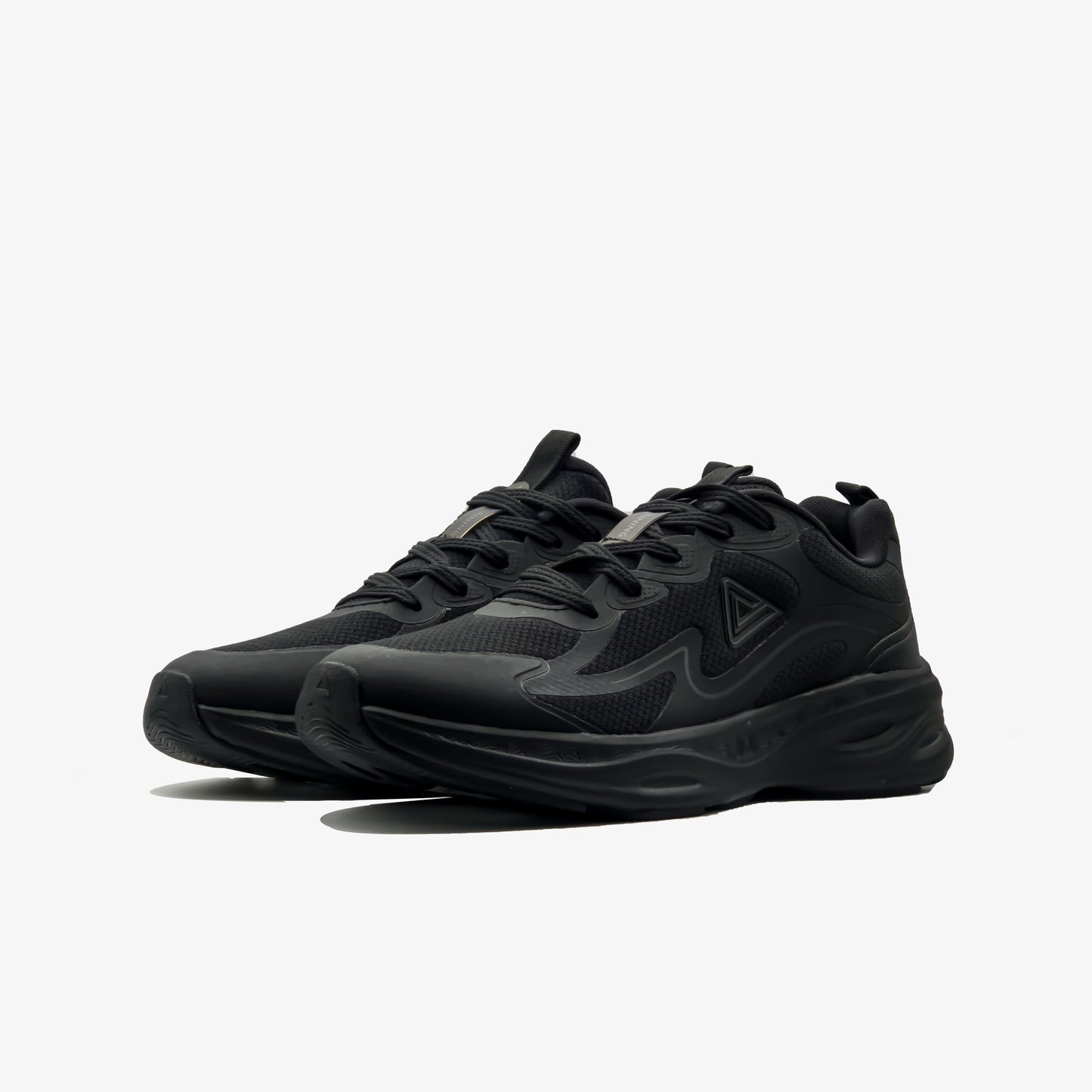 Peak cross training shoes all black