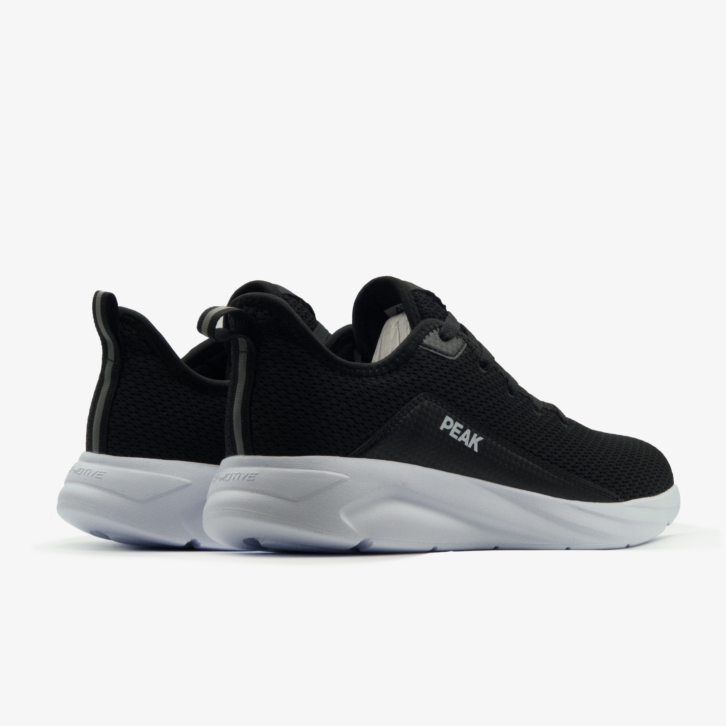 Peak walking shoes black white