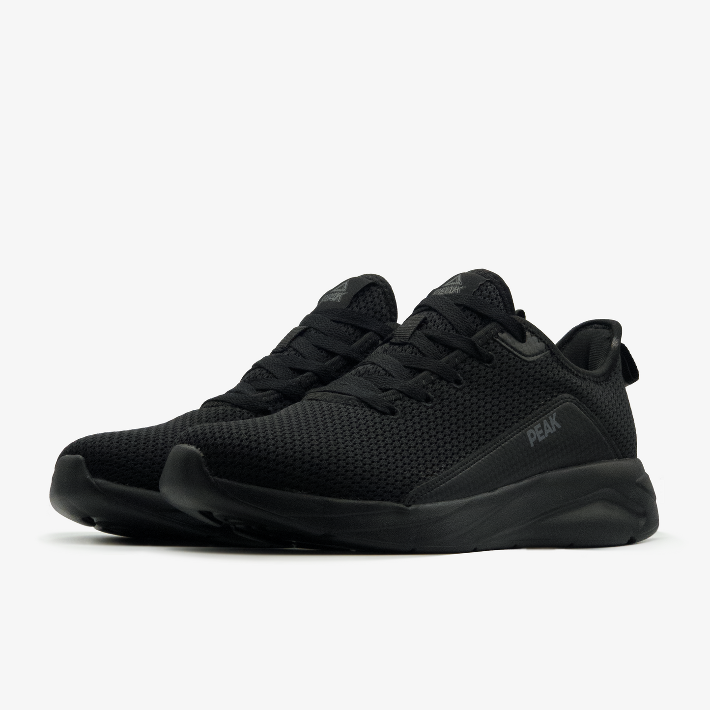 Peak walking shoes all black