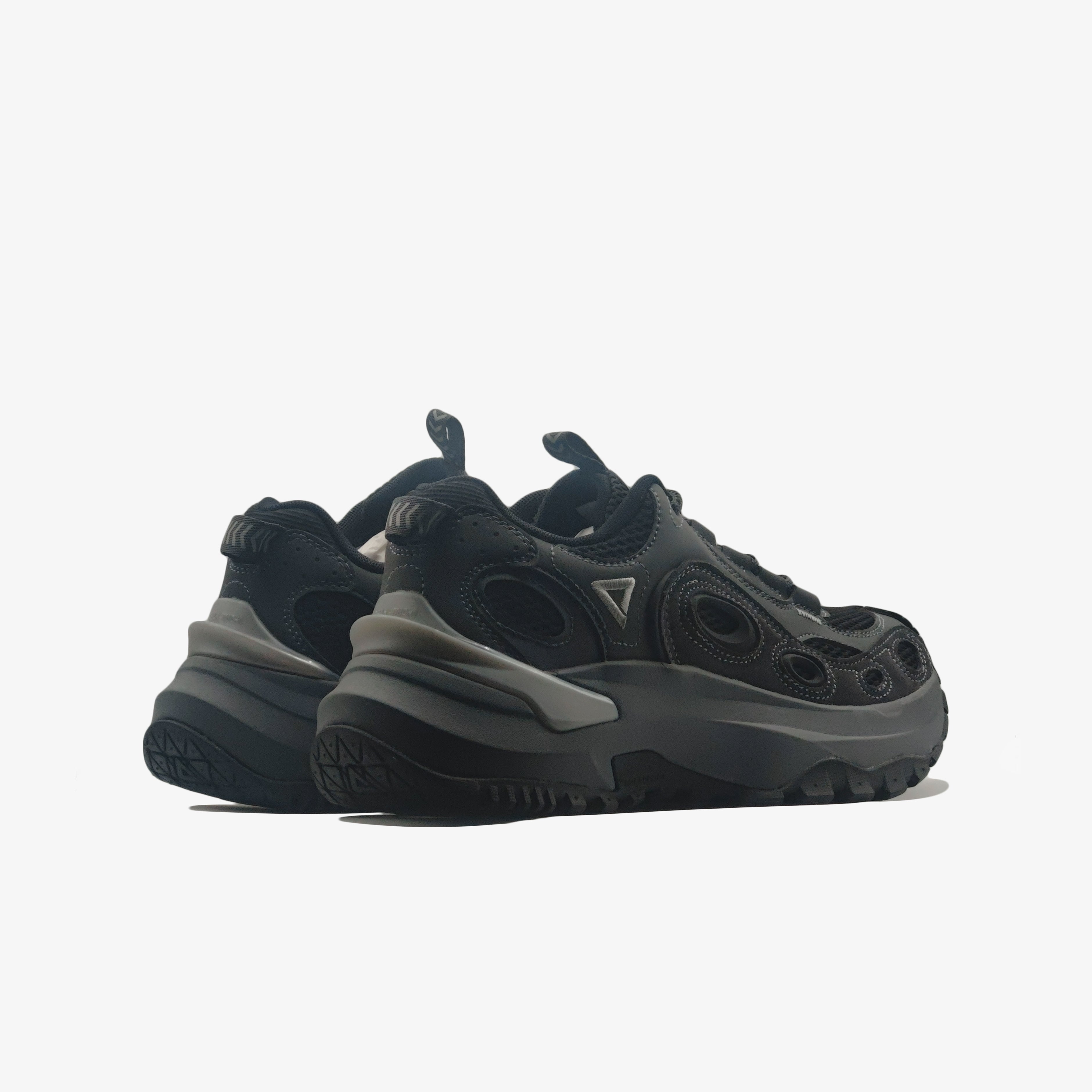 Peak Taichi Outdoor Shoes Magnetic Grey Black