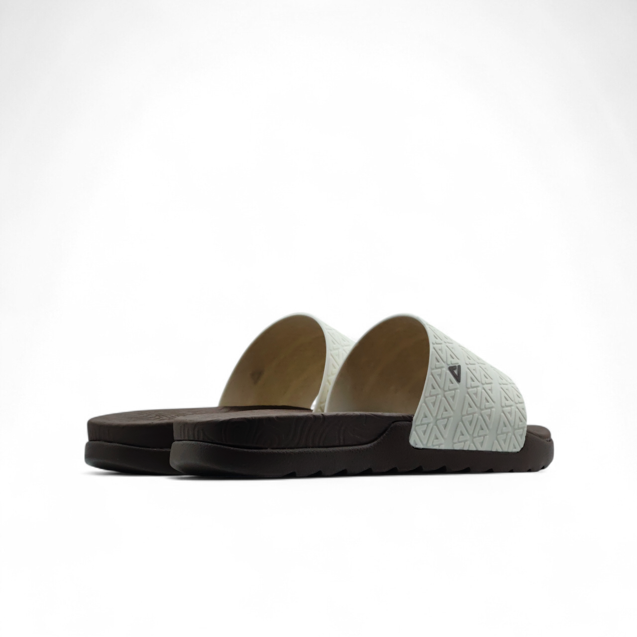 Peak Taichi Slippers Coffee white