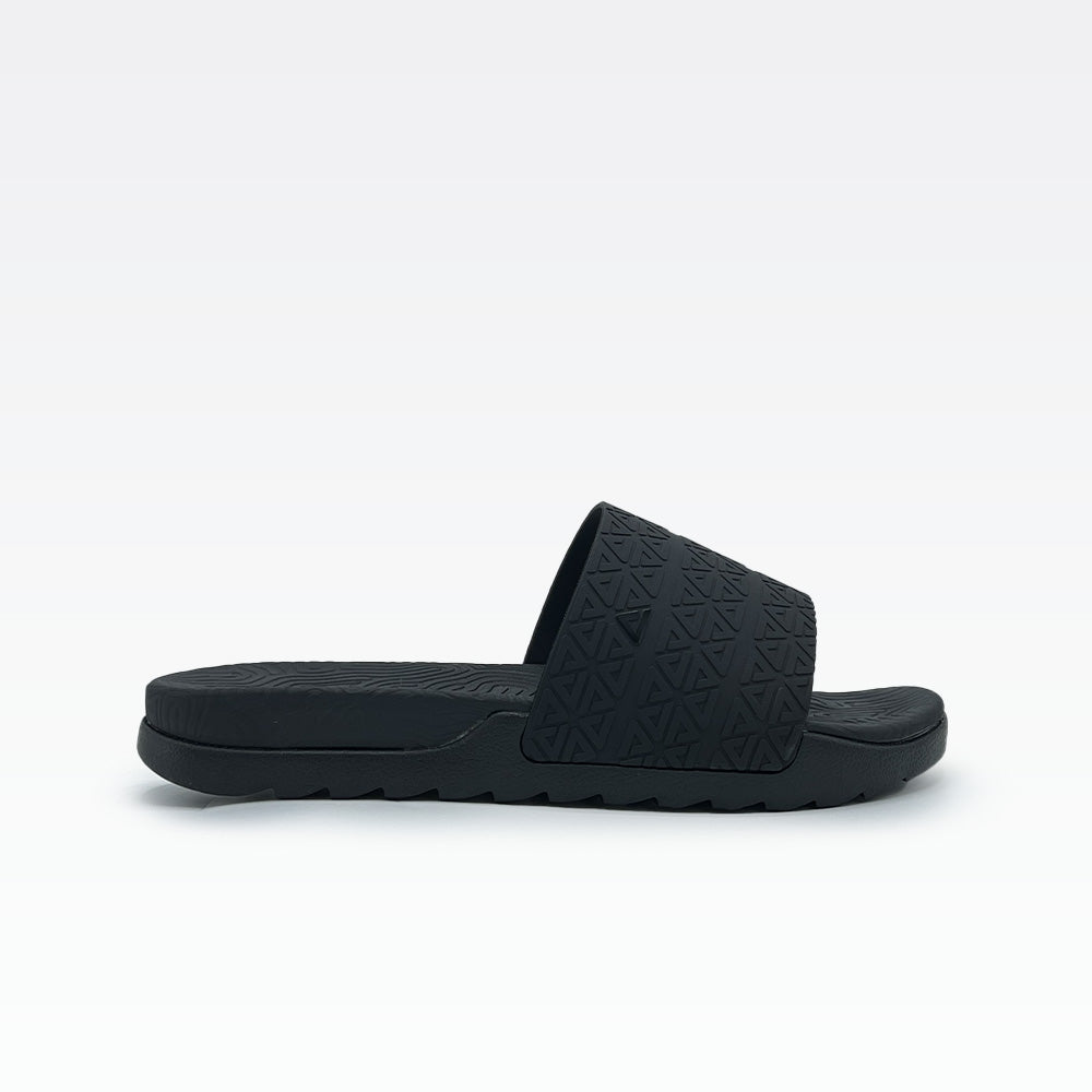 Peak taichi slippers black