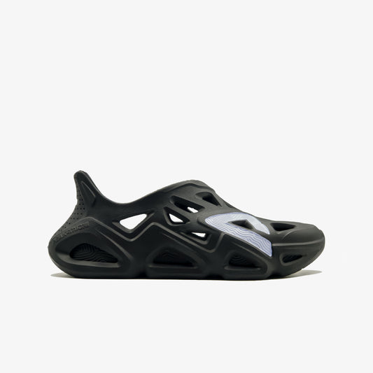 Peak taichi slides all black