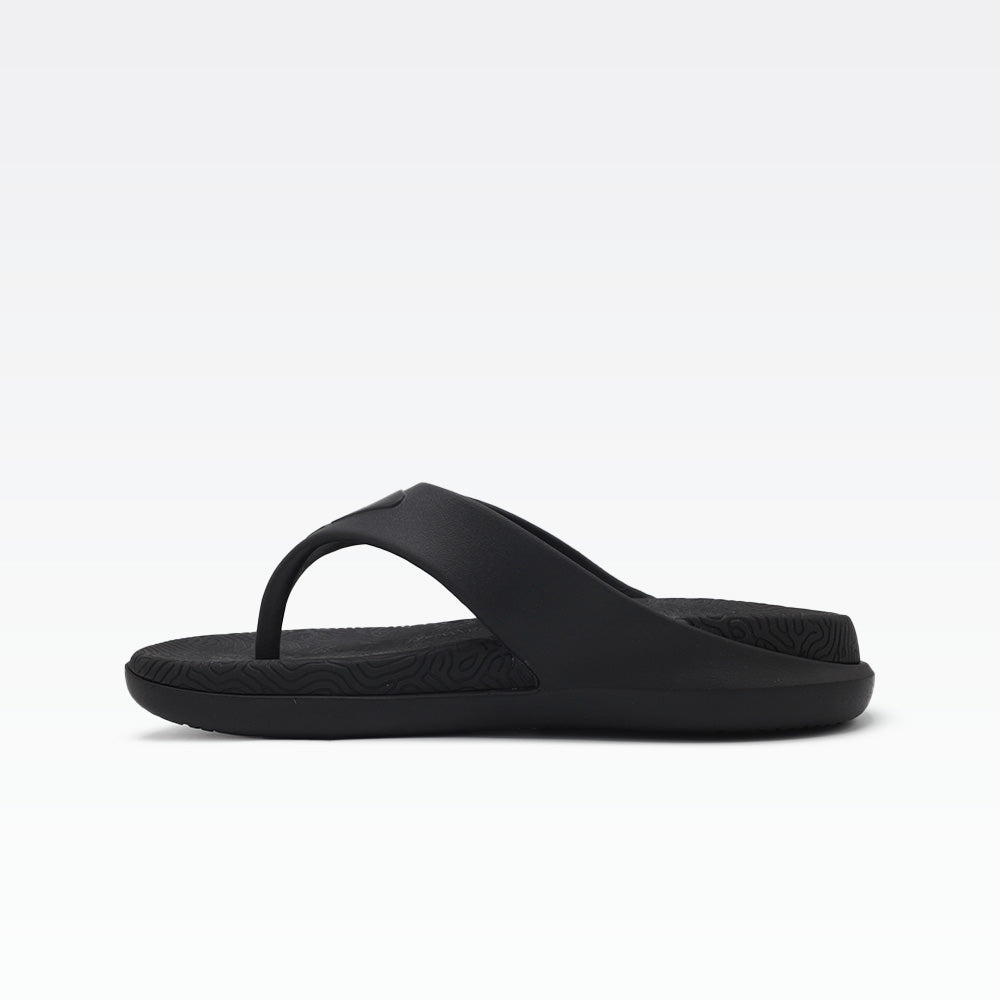 Peak Taichi Slippers All Black