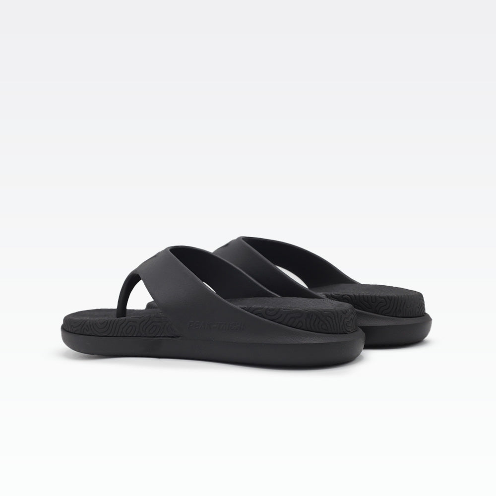 Peak Taichi Slippers All Black