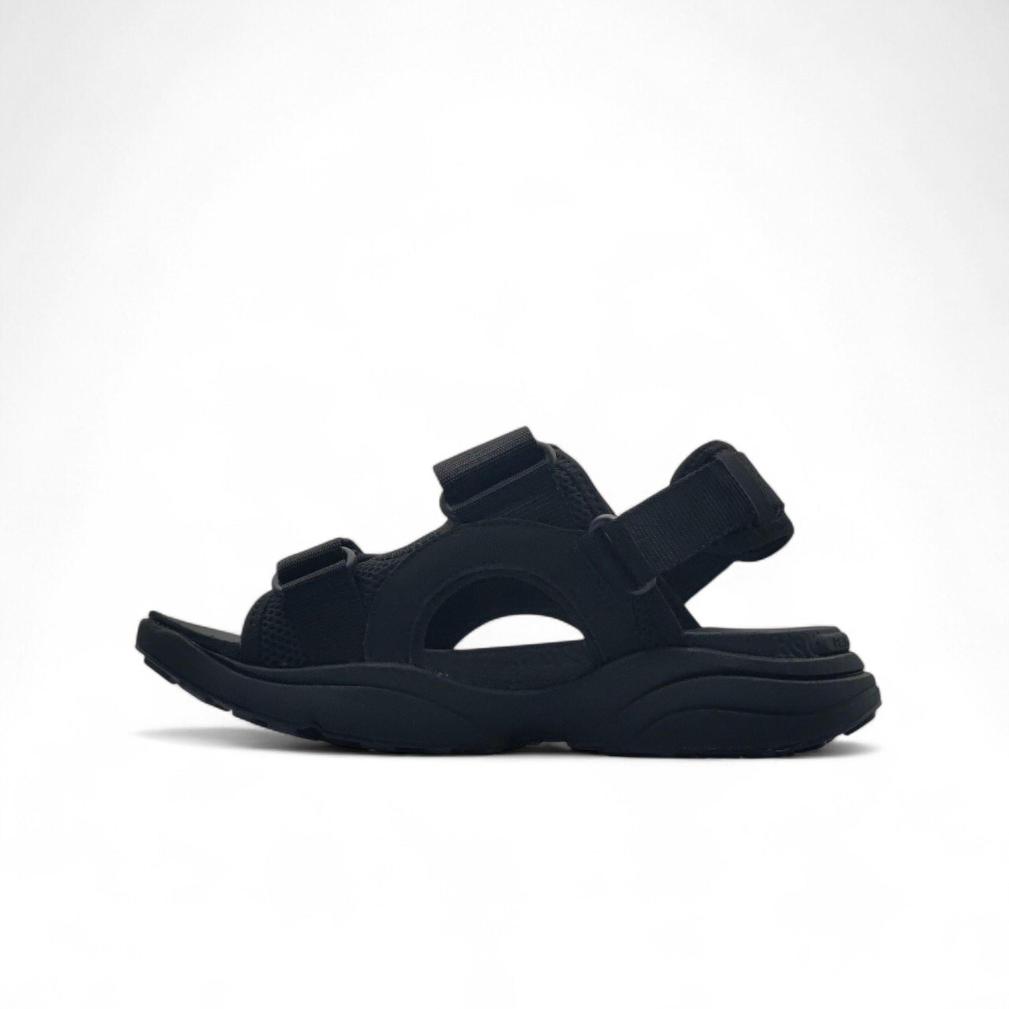 Peak Taichi Sandals All Black