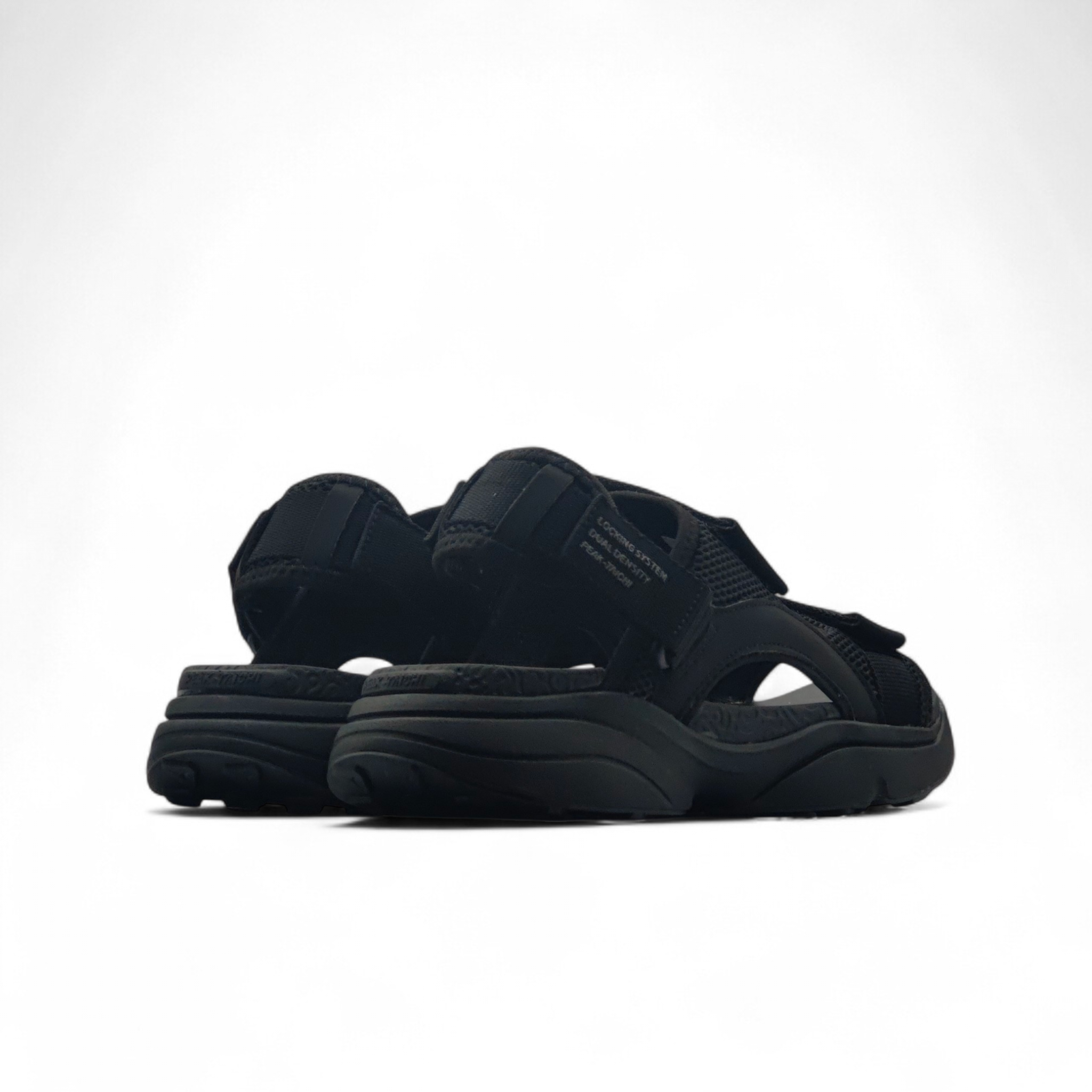 Peak Taichi Sandals All Black