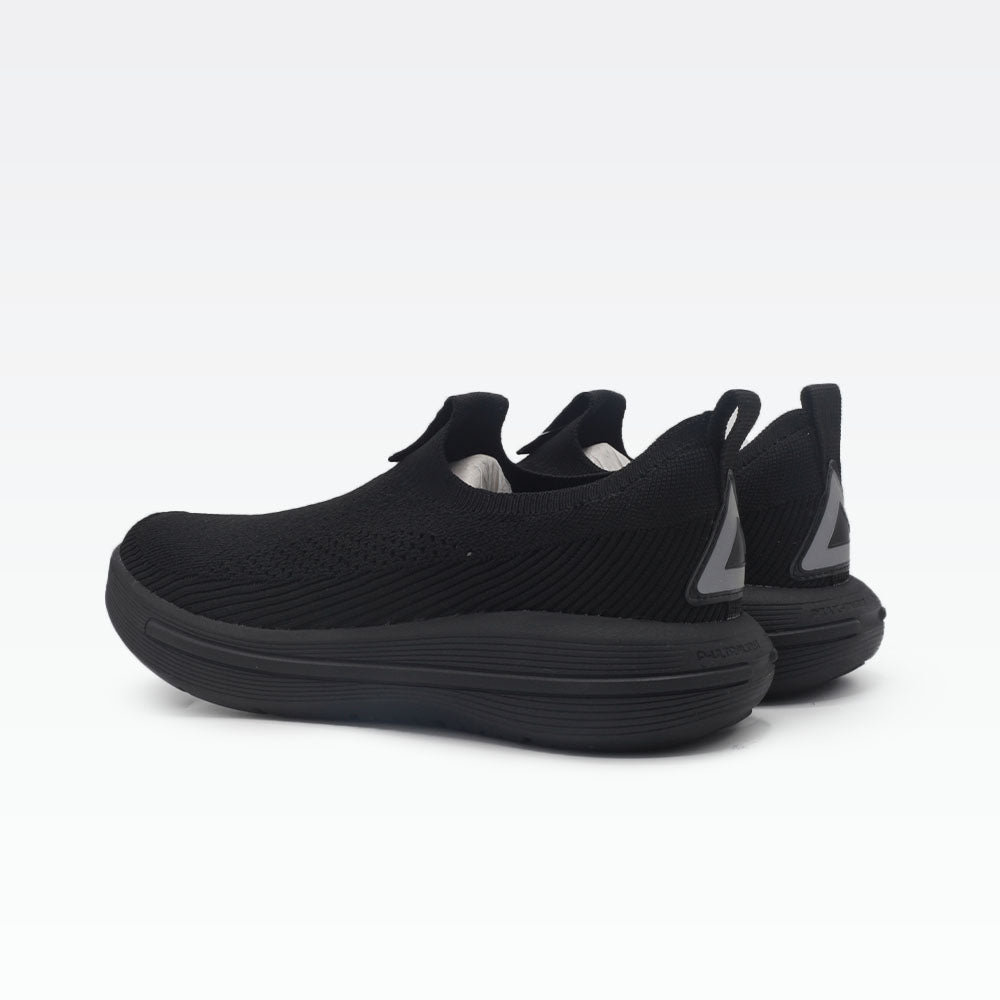 Peak slip on shoes black