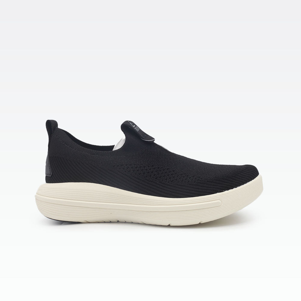 peak slip on shoes black off white