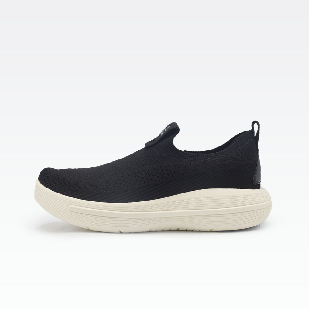 peak slip on shoes black off white