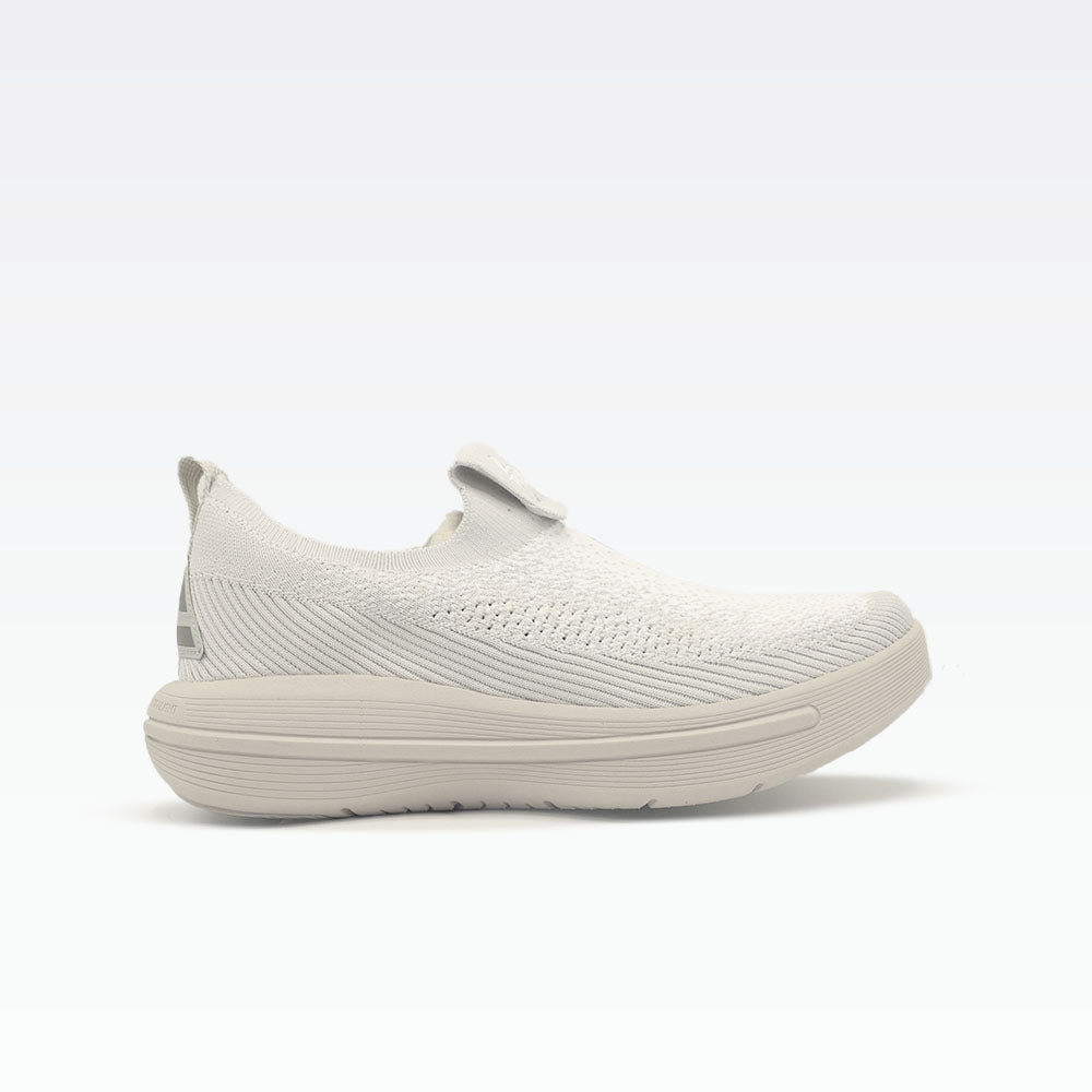 Peak slip on shoes white flower yarn