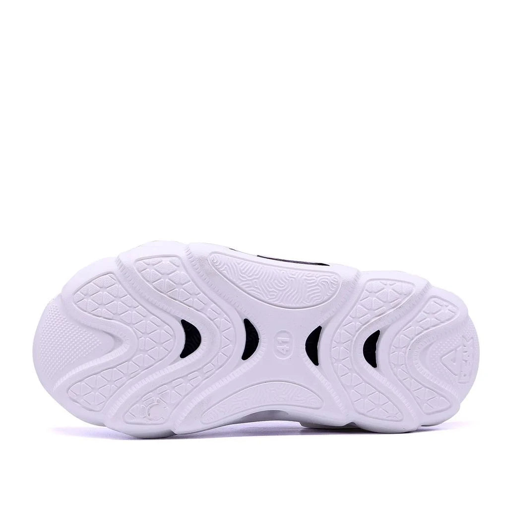 Peak taichi sandal Off white black