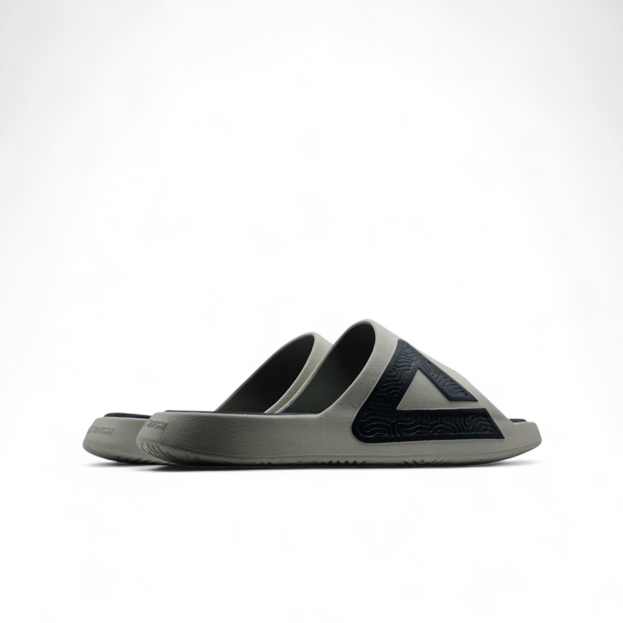 Peak Taichi Slippers Beige Black