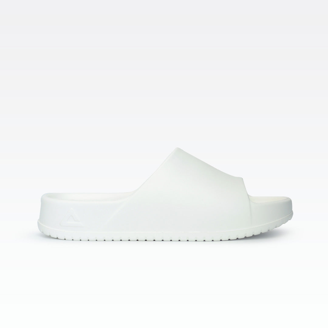 Peak slippers milky white