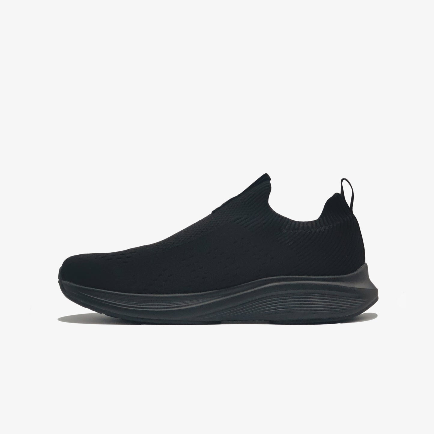 Peak sports shoes all black