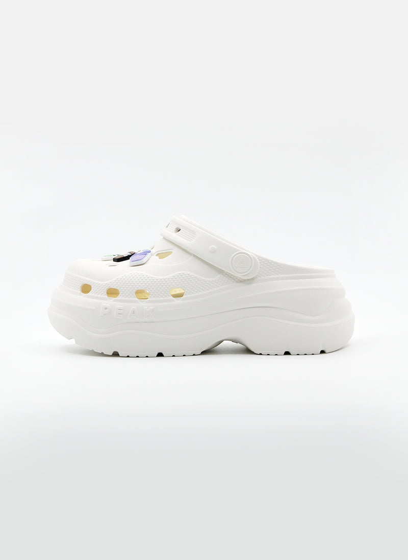 Peak taichi sandals canva white