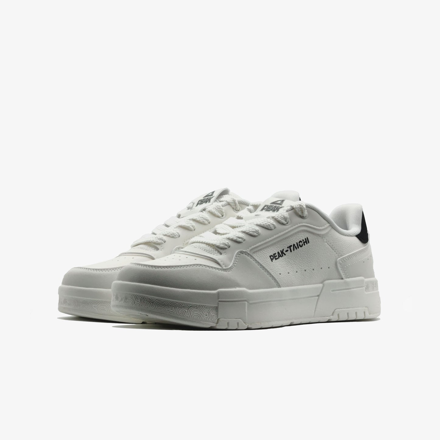 Peak sports Shoes white black