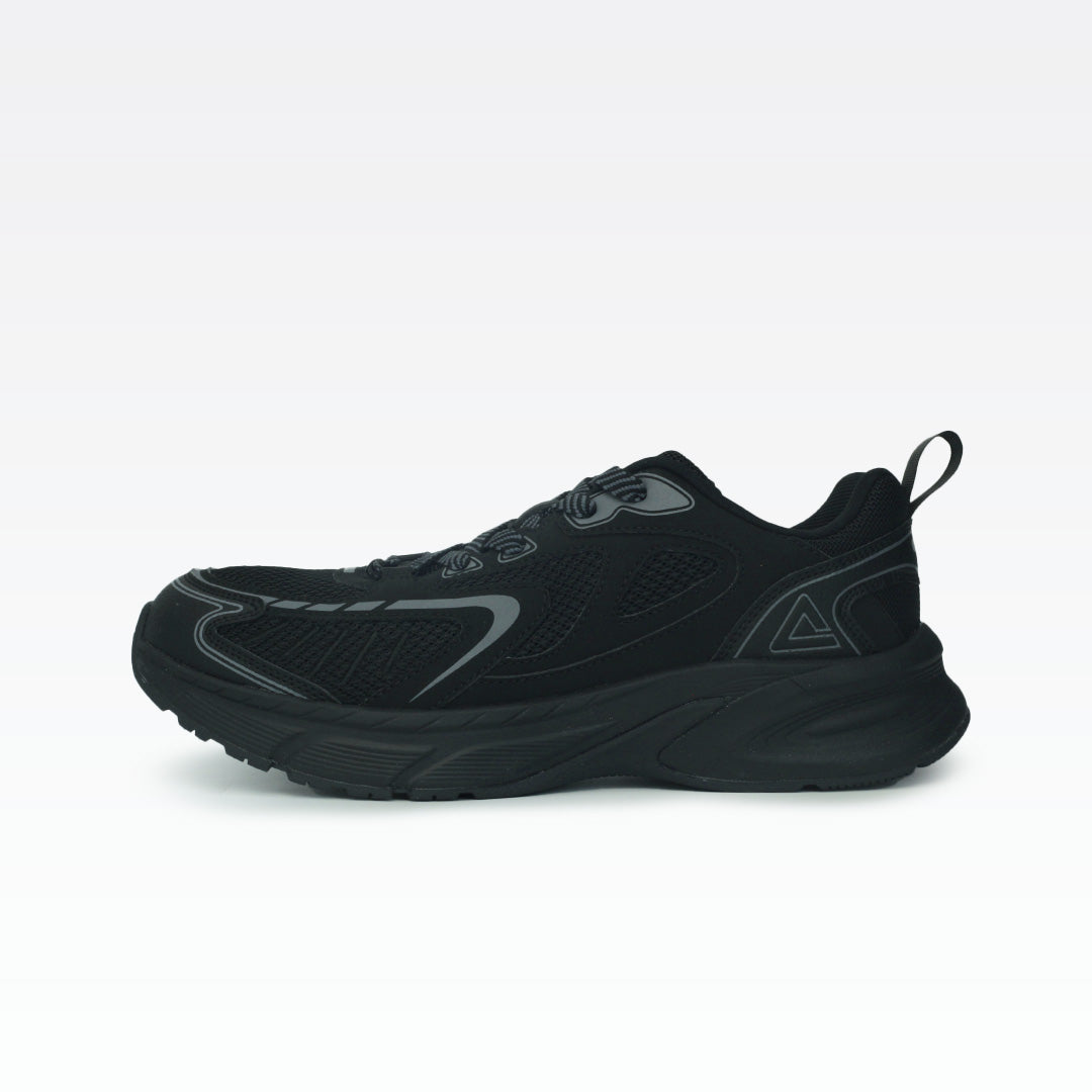 Peak sports shoes black