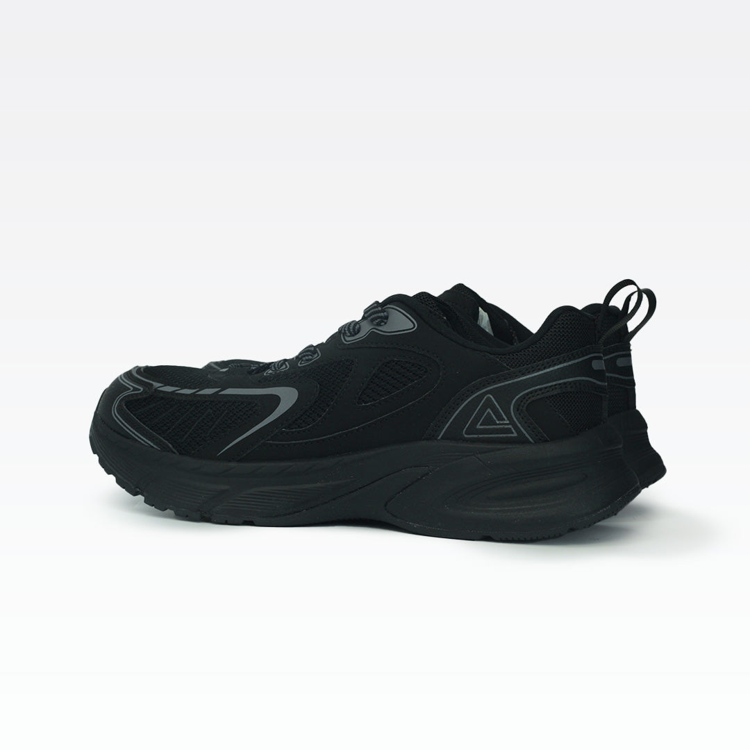 Peak sports shoes black