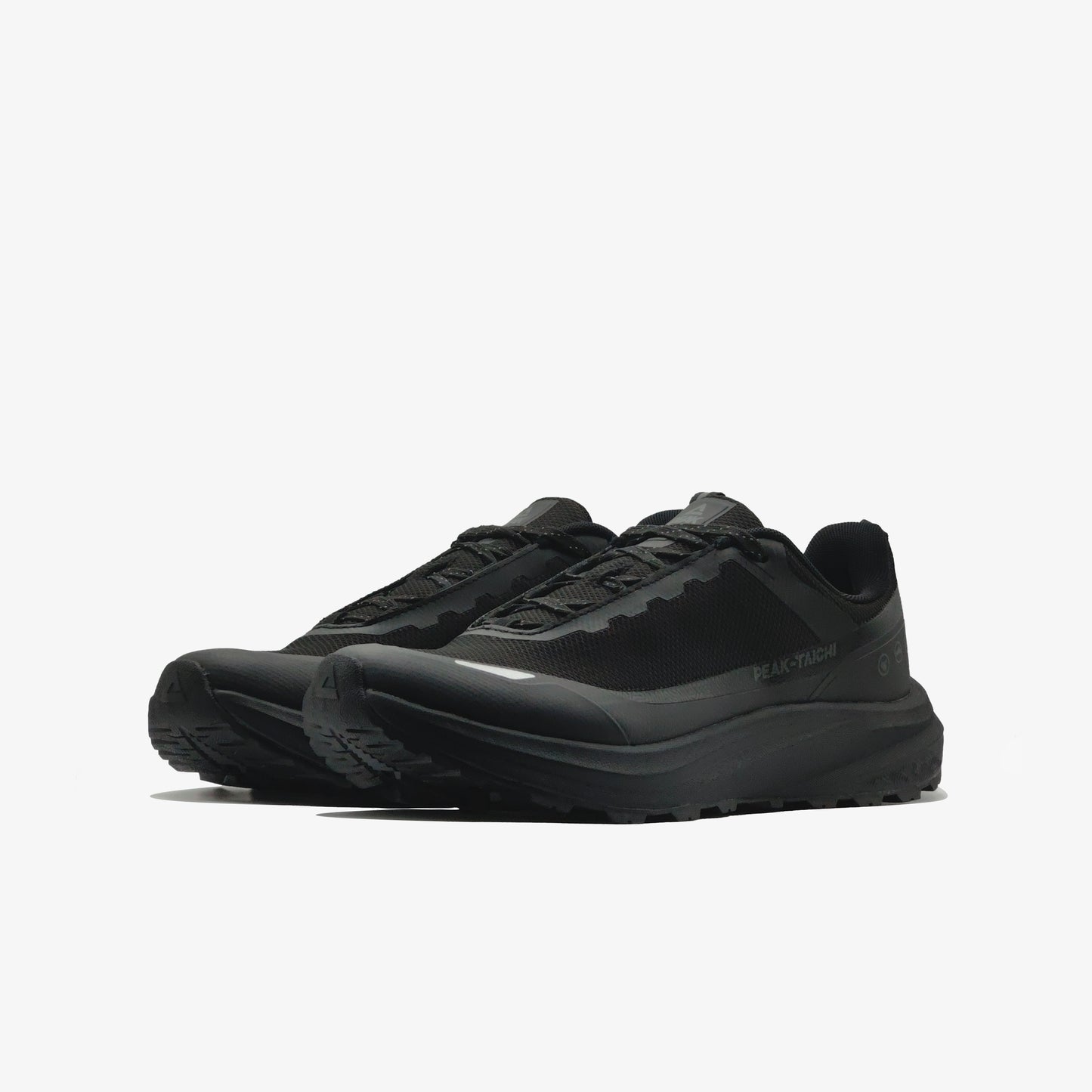 Peak sports Shoes All black
