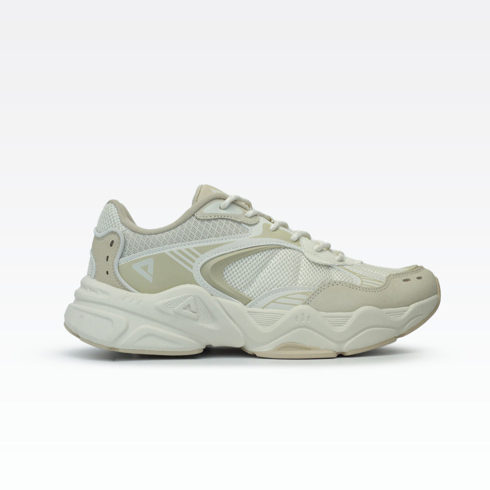 Peak sports shoes Off white