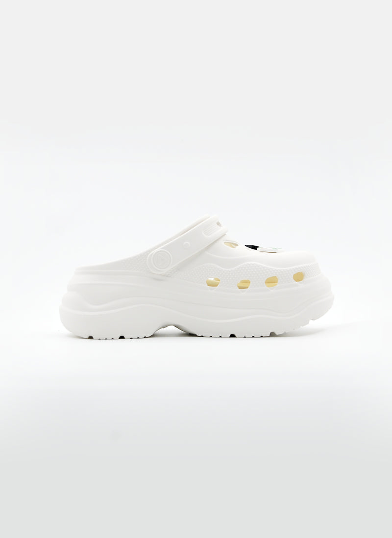 Peak taichi sandals canva white