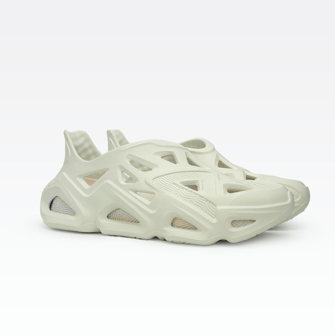 Peak taichi sandals canva white