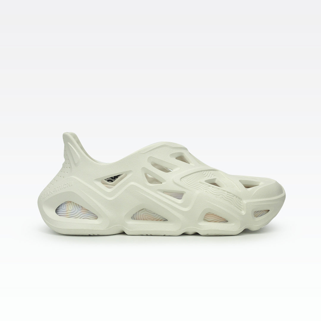 Peak taichi sandals canva white