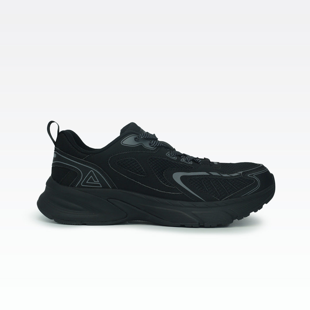 Peak sports shoes black
