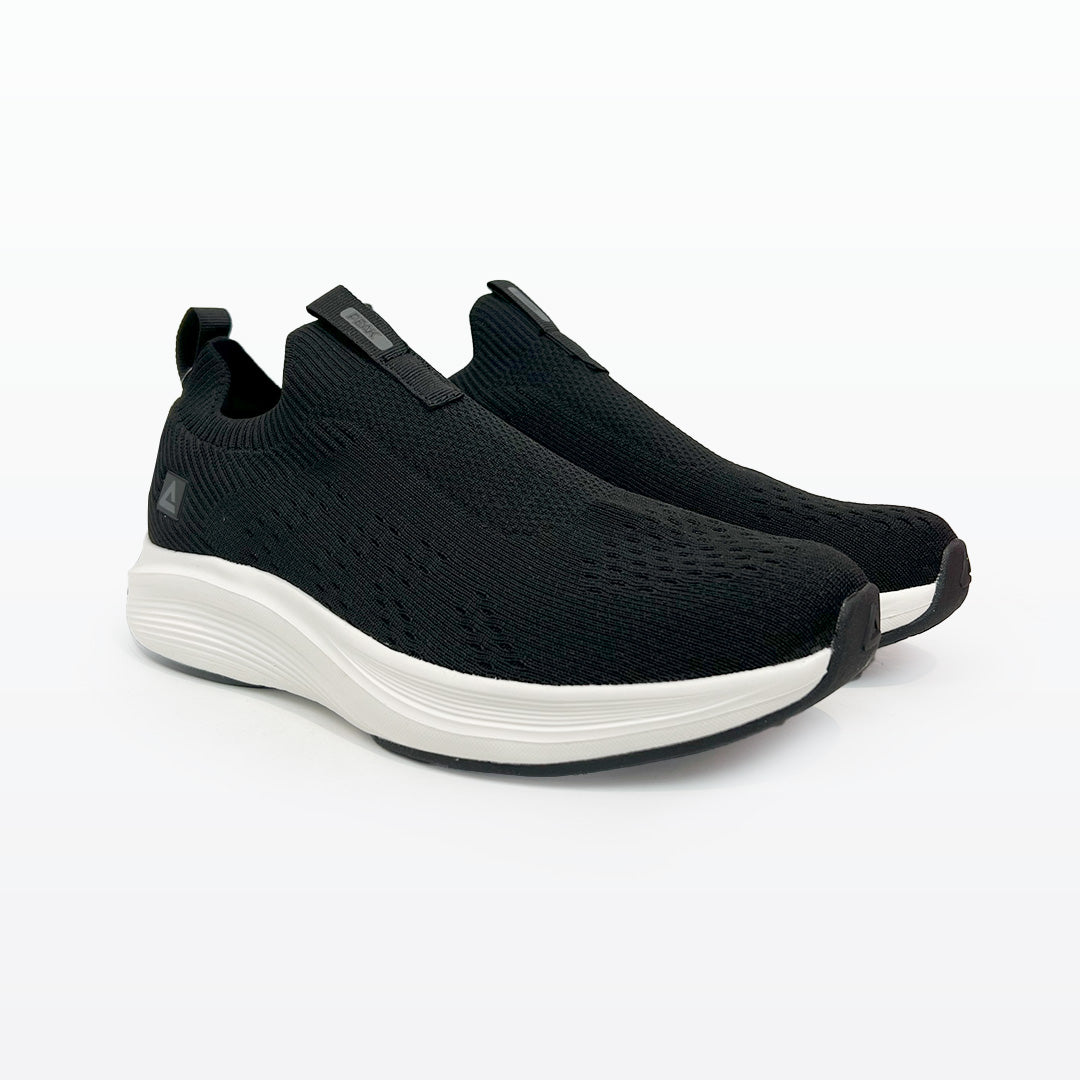 Peak sports shoes black white