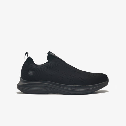 Peak sports shoes all black